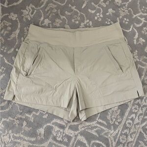 Athleta Trekkie north short